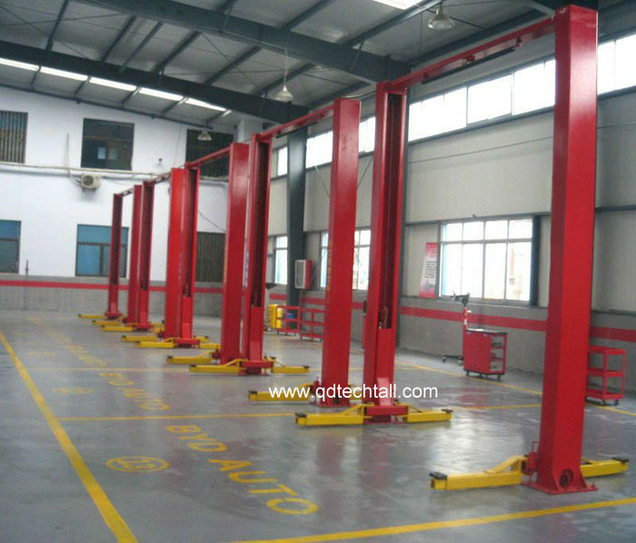 Two Post Car Lift / Auto Equipment/Garage Equipment