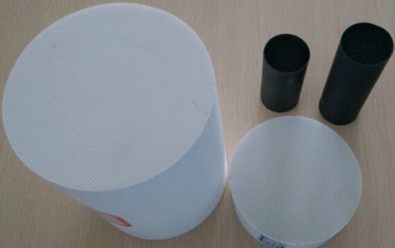 Honeycomb Ceramic/Metal Catalyst Substrate as Catalytic Converter