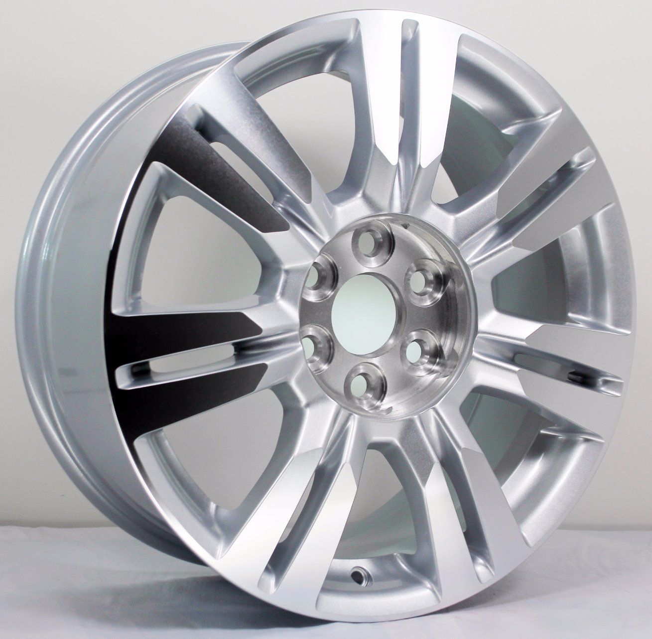 18 Inch 6 Holes Et53 PCD 120 Aluminum Replica X-ray Test Alloy Wheel