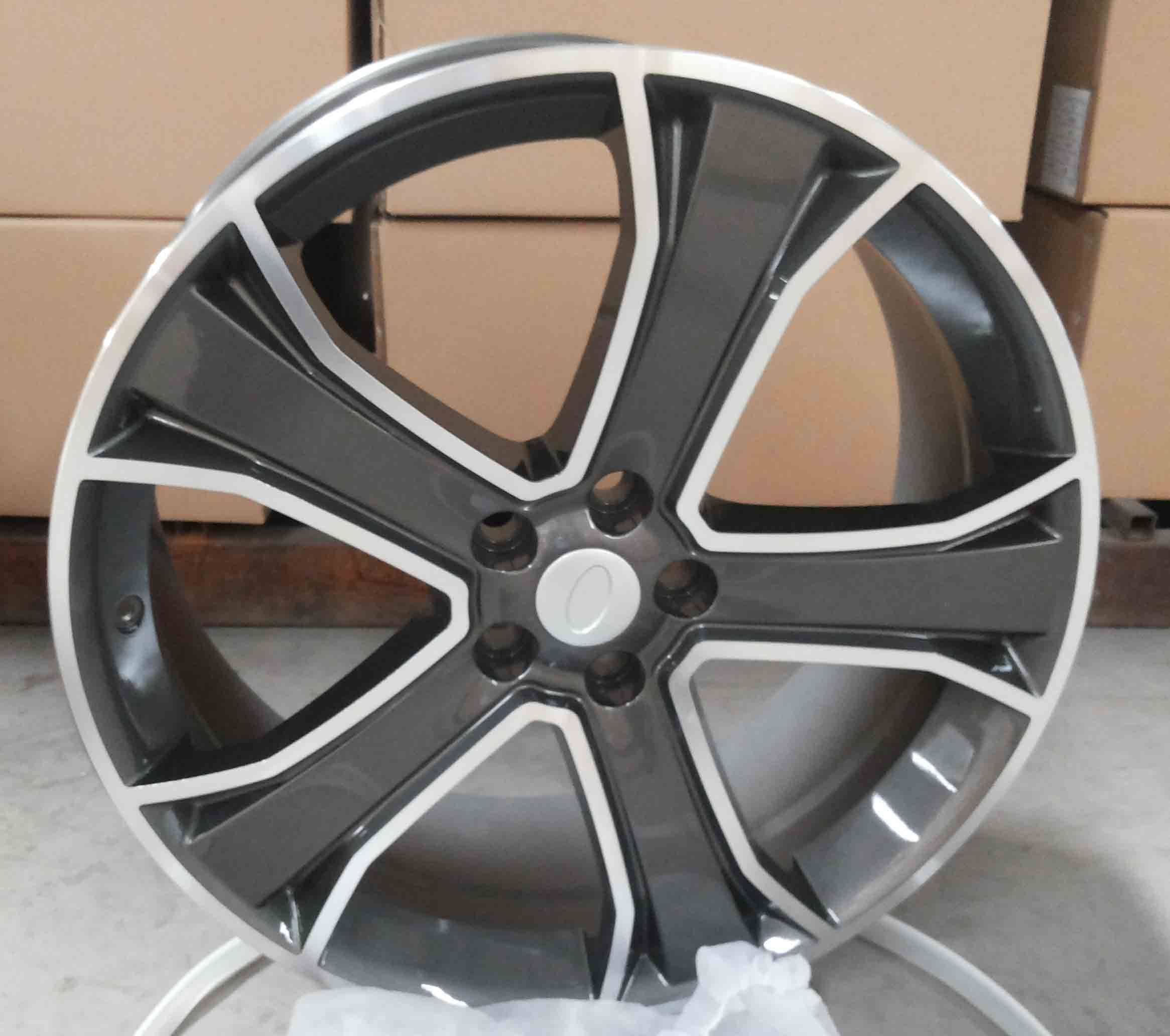 Replica Land Rover Alloy Wheel (BK225)