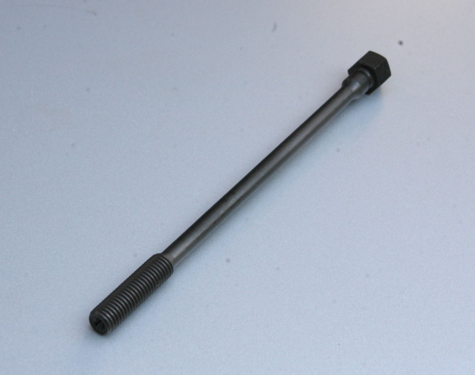Deutz F3l912 Cylinder Head Bolt
