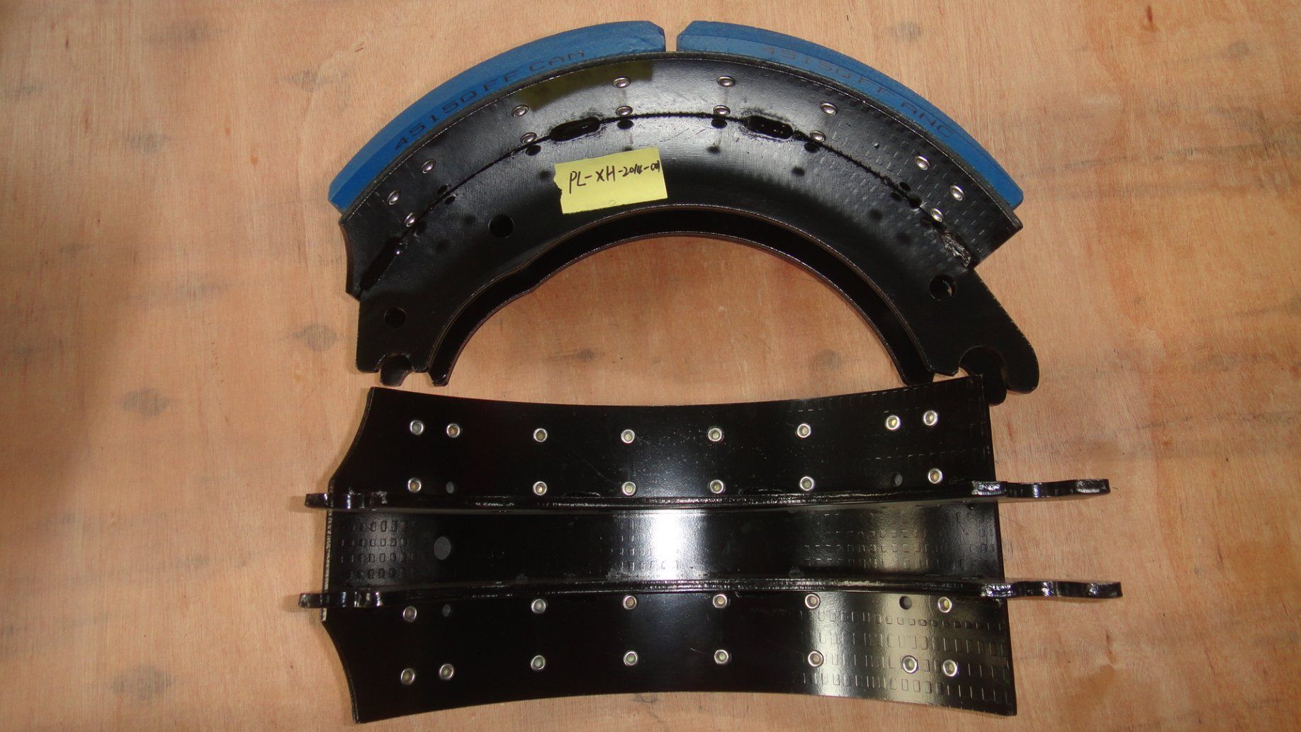 Good Quality Auto Spare Parts Disc Brake Shoe