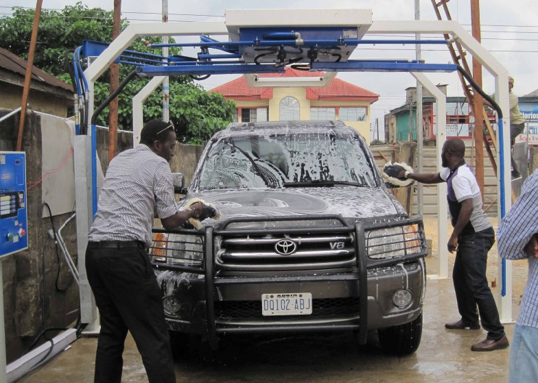 Semi-Automatic Touchless Car Wash Machine for Sale