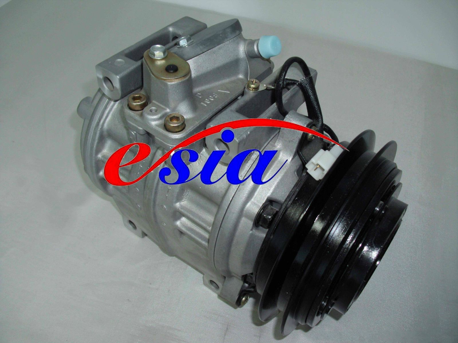 Auto Car AC Air Conditioning Compressor for Coaster Bus 10p30c