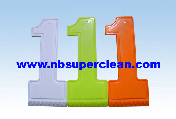 Best Novelty Digital Plastic Car Window Ice Scraper (CN2110)