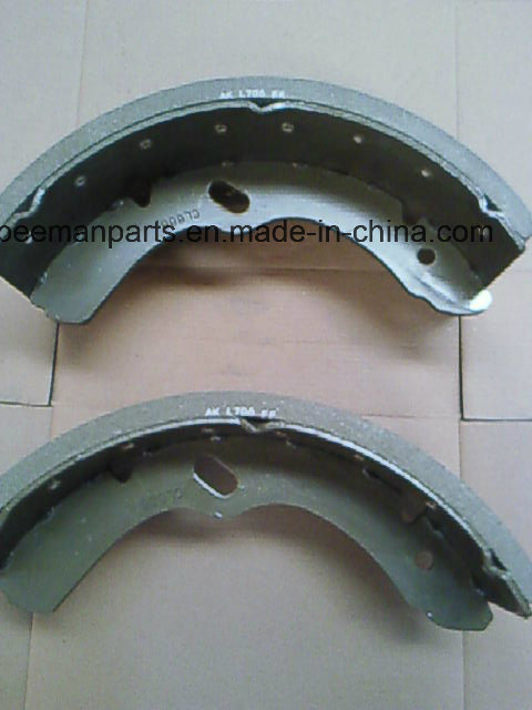 China Manufacturer Auto Parts Disc Brake Shoe for Isuzu 700p