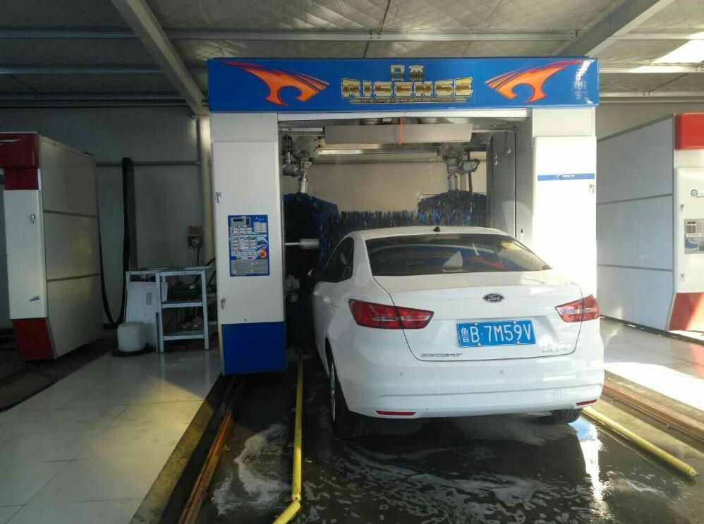 Automatic Mobile Car Wash Machine with Five Brushes