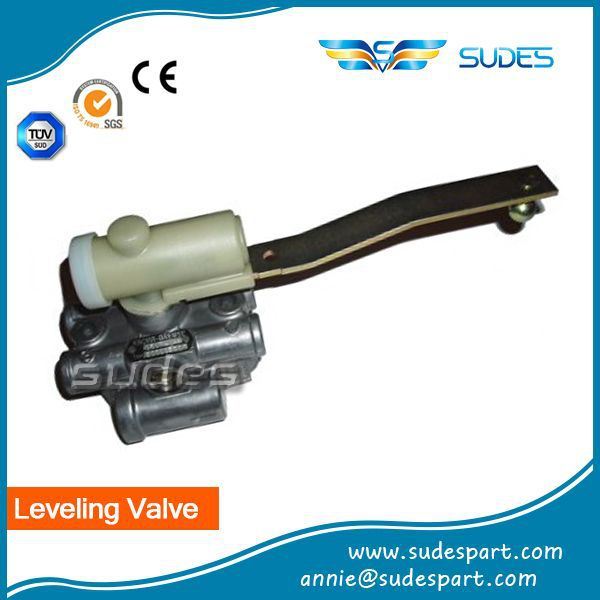 Levelling Valve 17871 for Volvo Truck Parts