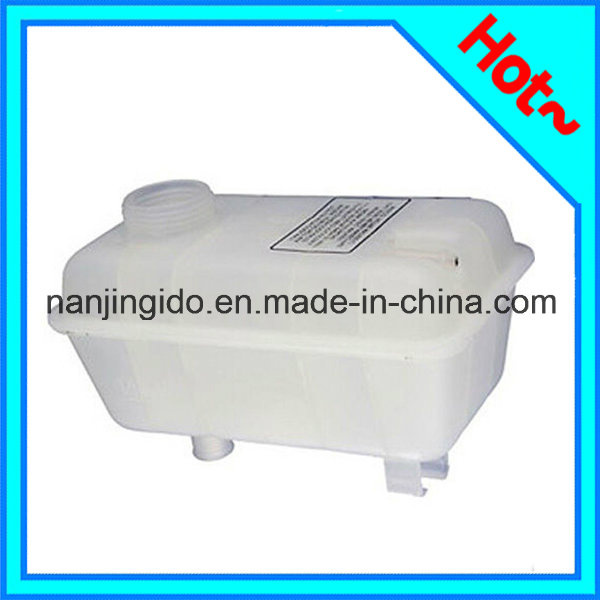 Auto Parts Car Expansion Tank for Volvo 740 1985-1992 9122997