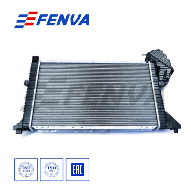 9015002400 Auto Car Aluminum Radiator Cooling System Radiator for Mercedes Benz Sprinter 901 9015003300