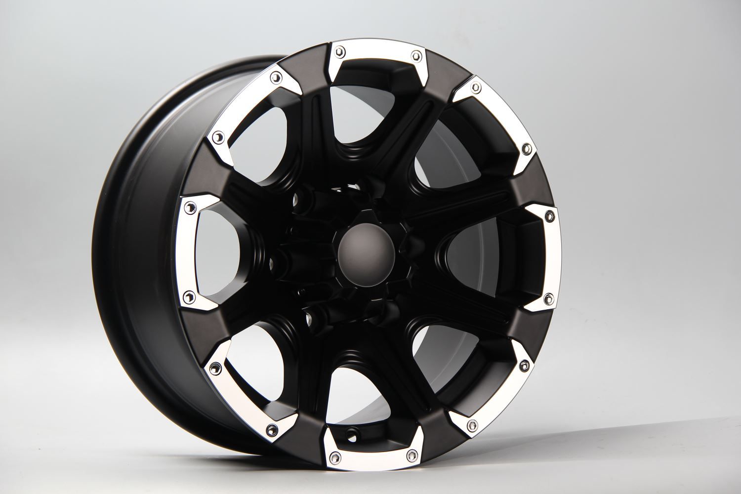 2018 New off Road 6X139.7 4X4 Alloy Wheels with Aluminium Blind Rivets