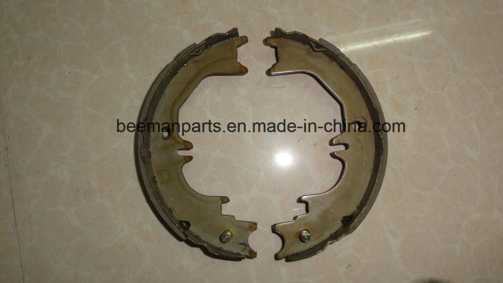 V8 Hand Brake Shoe for Landcruiser