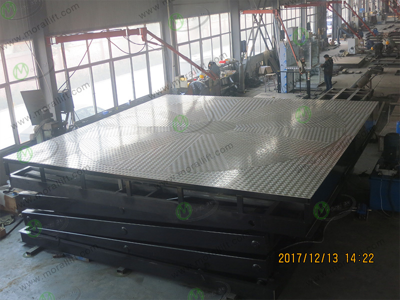 Car Lift with Rotating Turntable