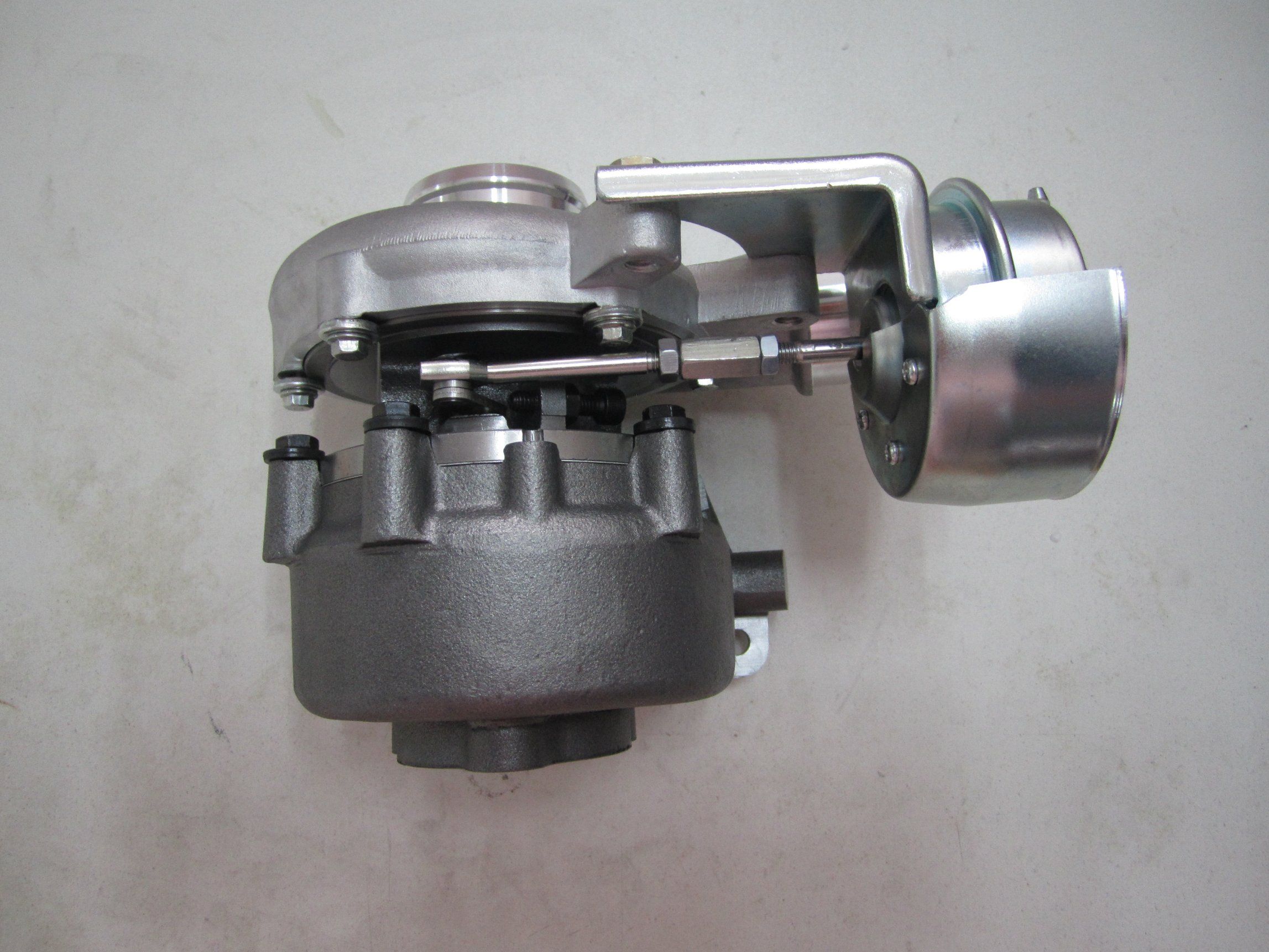 TF035vnt/Tfo35hm/TF035hl-10gk23-Vg 49135-07300 Turbocharger for D4eb, D4eb-V, 2.2 Vgt Cm Euro-3 [Mt]