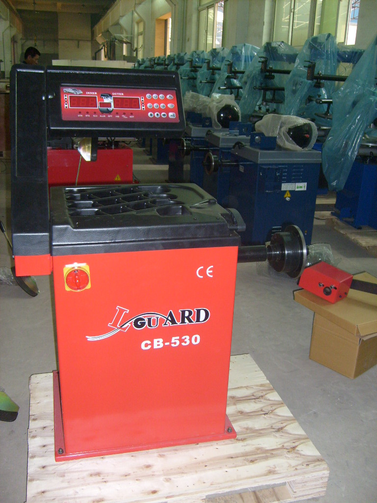 Wheel Balancer Machine (CB-580)