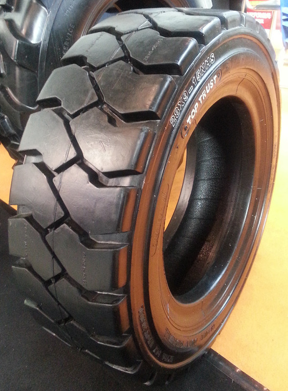 Top Trust Brand Sh-258 Solid Forklift Tyre (300-15)