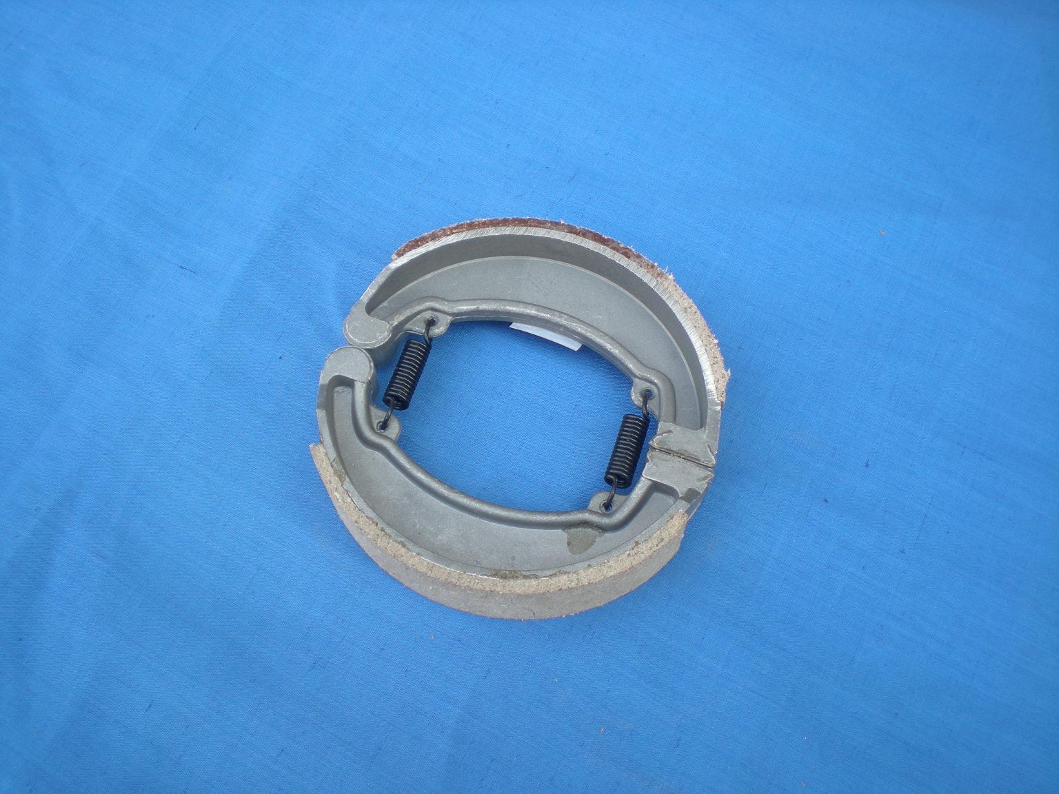 Motorcycle Brake Shoes/Cg125/Dy100/Ax100