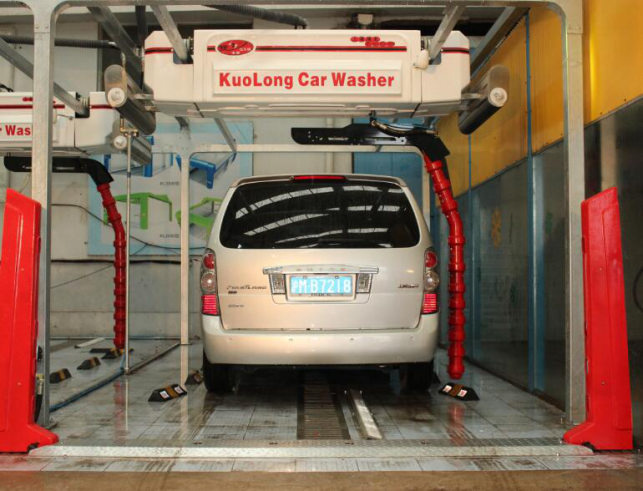 Spin Typical Semi-Automatic Car Wash Machine