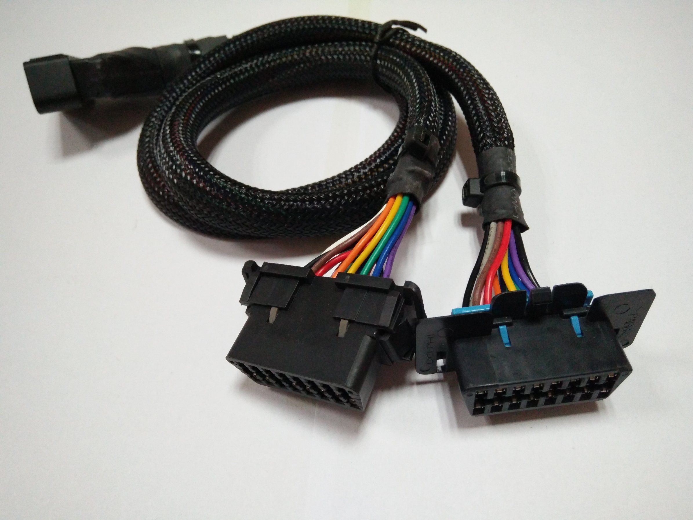 OBD 16p M to OBD 16p F*2 L: 300mm