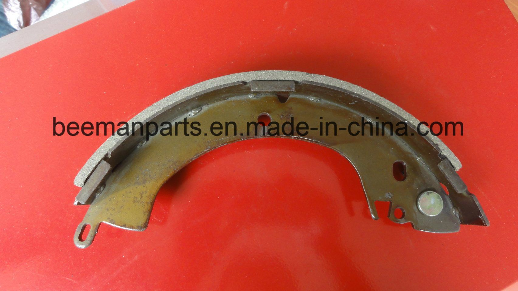 High Quality Auto Part Disc Brake Shoe for L200/L300