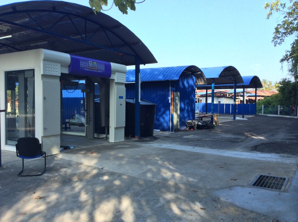 Automatic Conveyorized Car Care Equipments with Nine Brushes