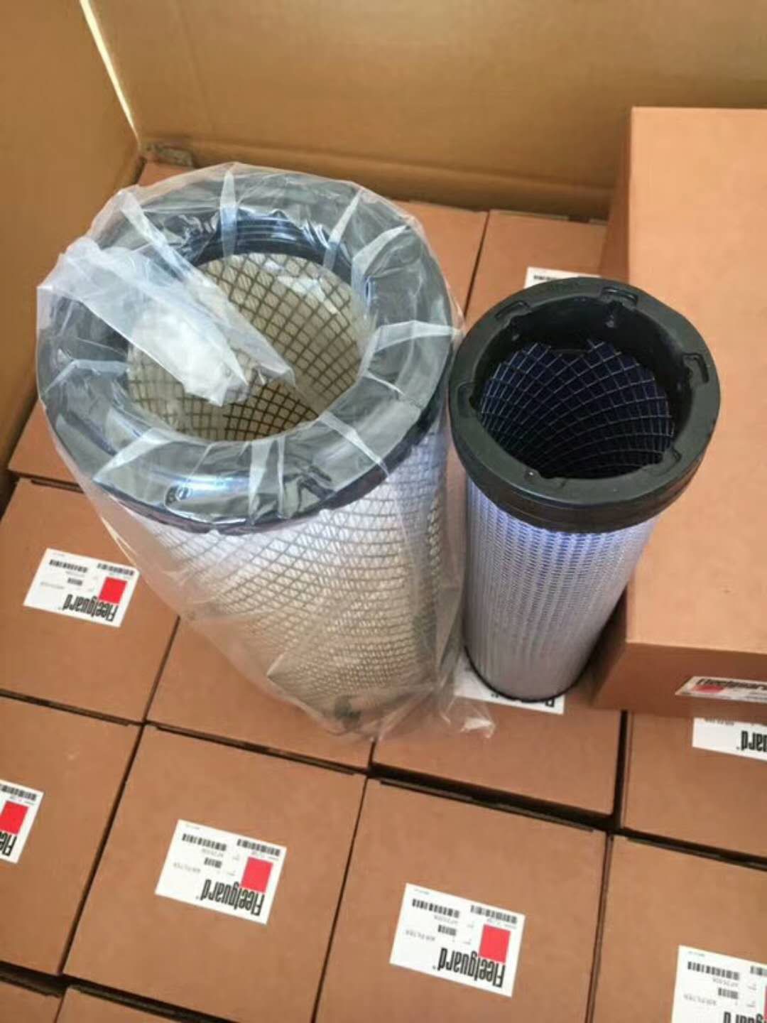 Caterpillar Air Filter Af25088 P500099 Af4869 1-14215-156-0 PA3415 Af4638 	Fuel Filter