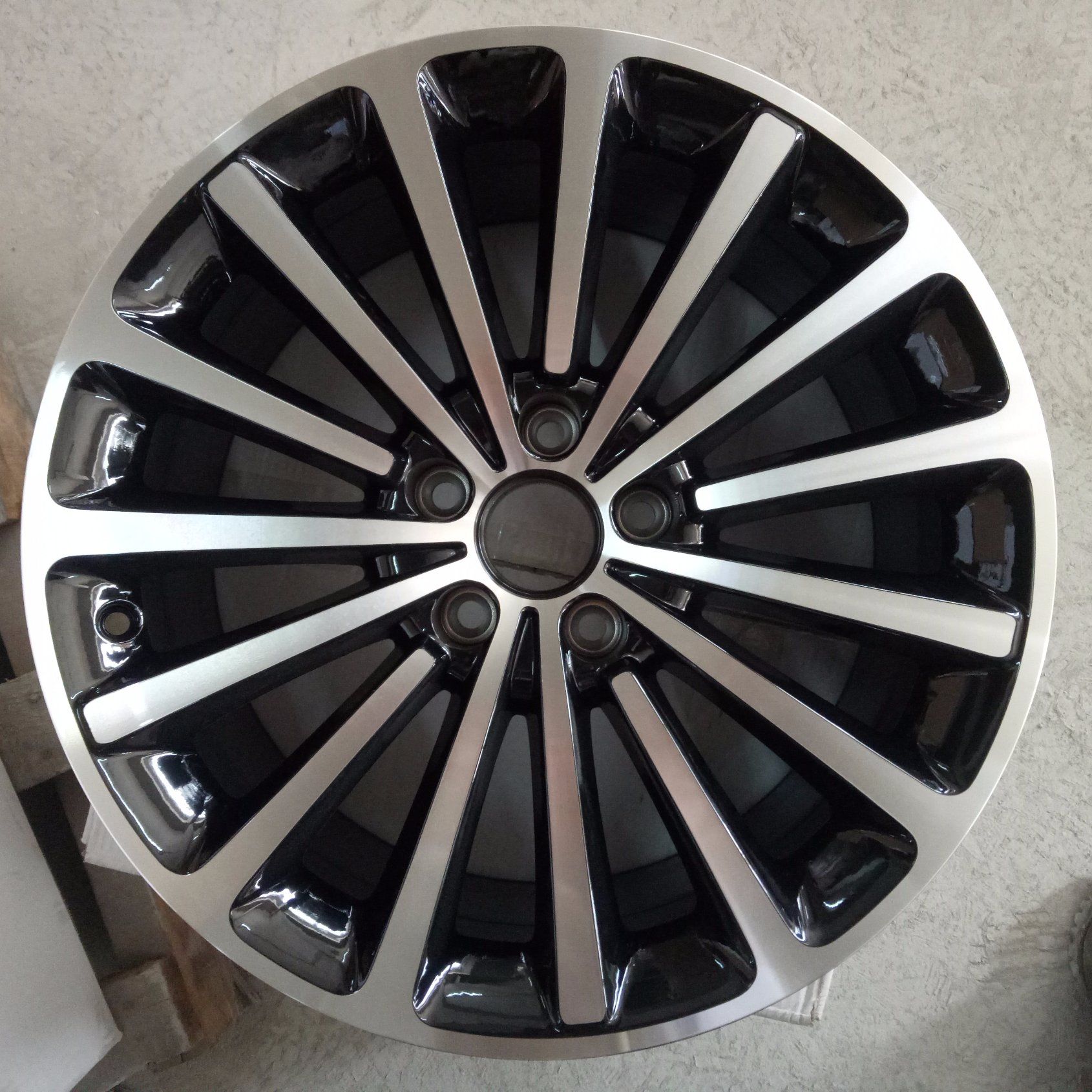 New 18 Inch Alloy Replacement Wheel for Universal Car Rims