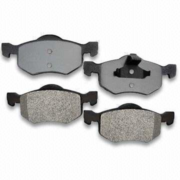 Car Auto Part Ceramic Disc Brake Pad for Nissan