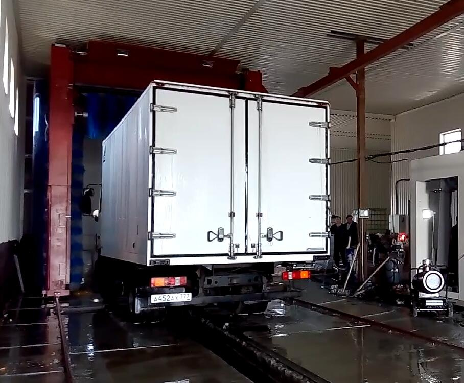 Automated Bus and Truck Wash Machine
