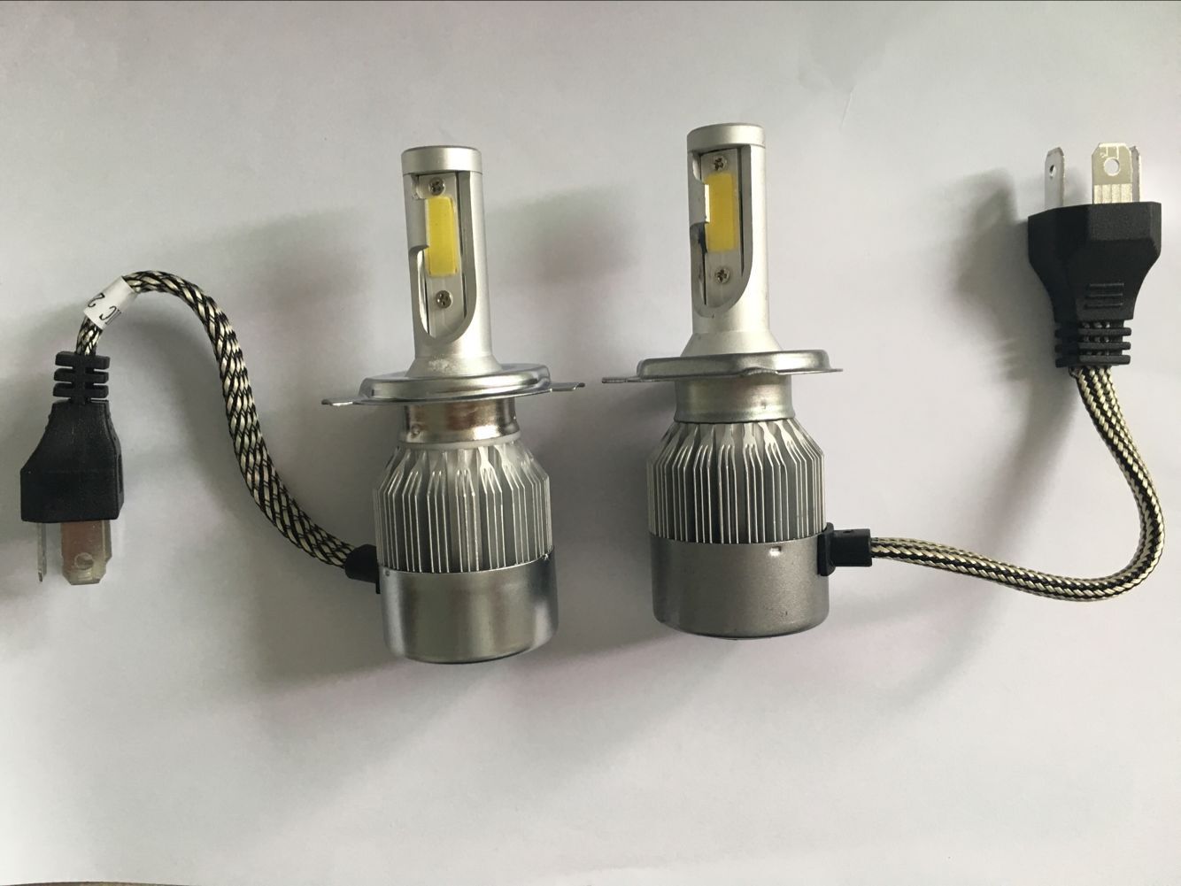 2016 Made in China LED Headlight C6 H4 Warranty Fast Shipment