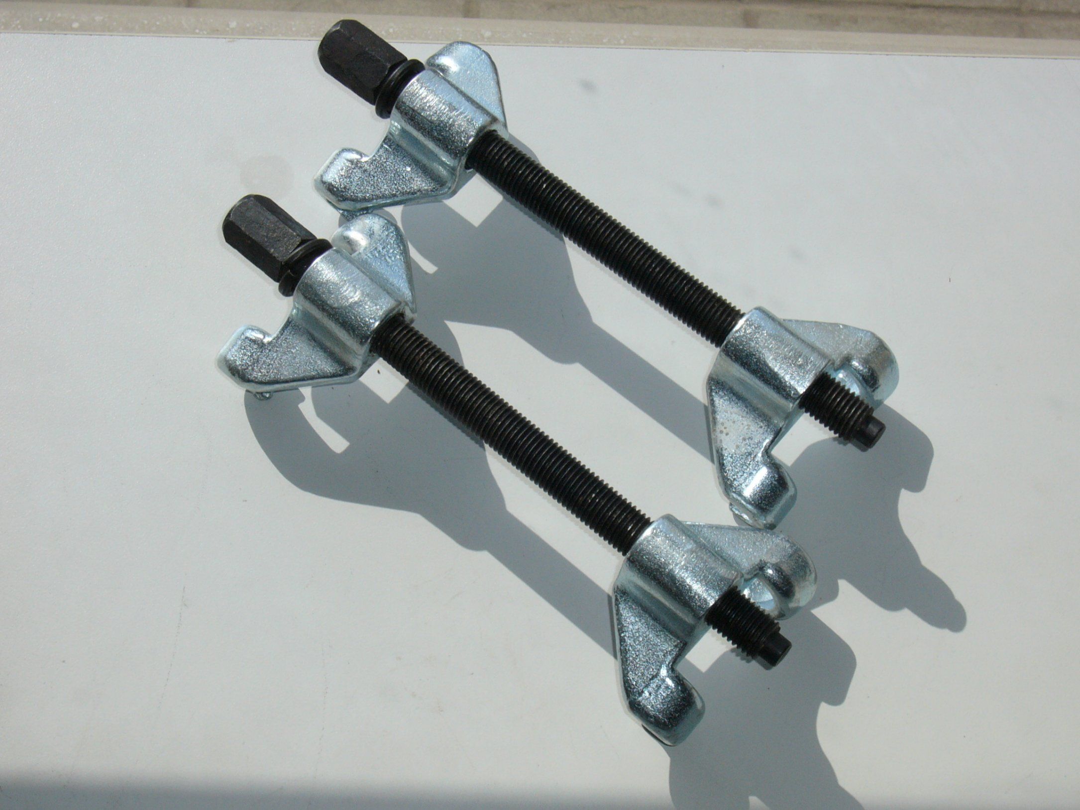 Coil Spring Compressor for Auto Repair