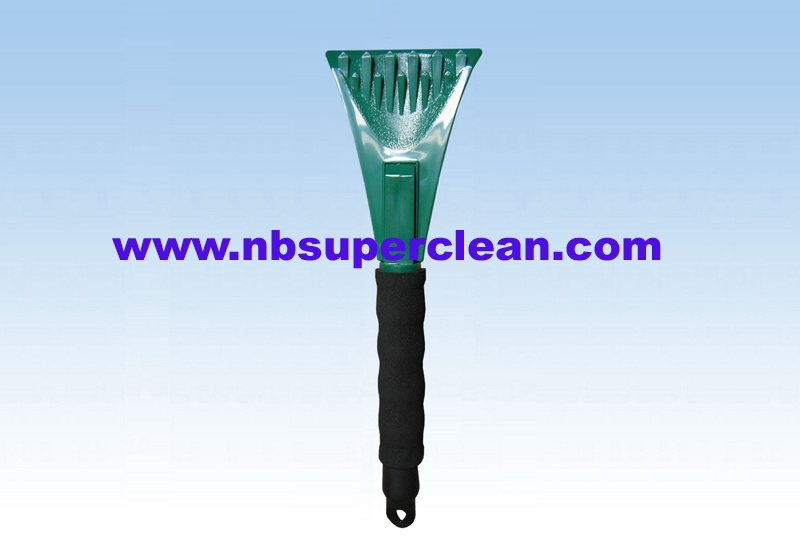 Fashion Design Plastic Ice Scraper (CN2150)