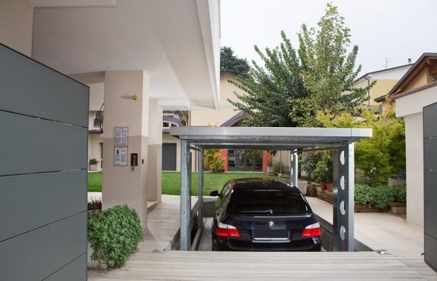 Double Deck Scissor Car Lift with Car Top Roof
