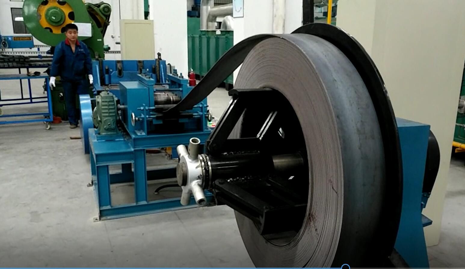 15kg LPG Gas Cylinder Manufacturing Line Body Munufacturing Equipments Decoiler, Straightening and Blanking Line