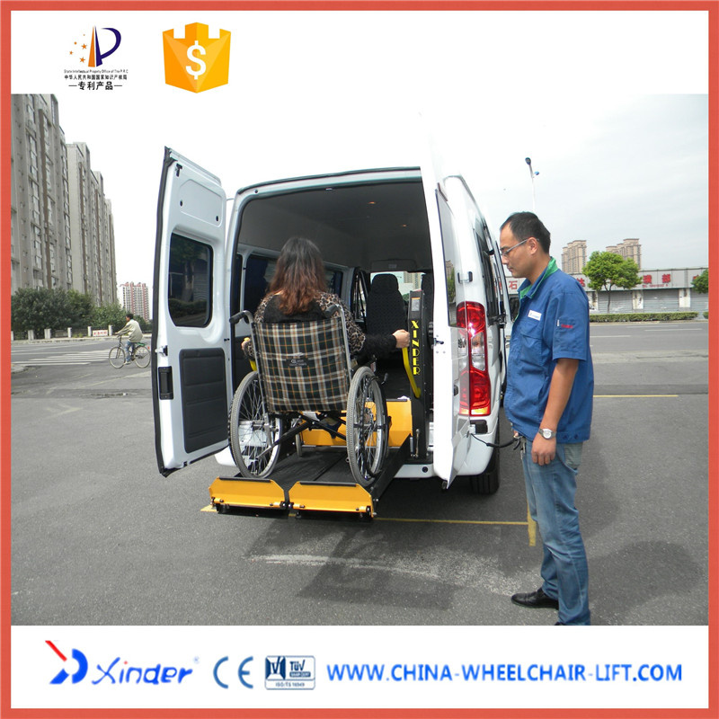 Hydraulic Wheelchair Car Lift for Disabled Passenger
