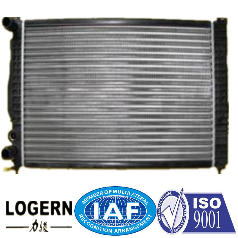 Automobile Radiator for Audi A4/S4'96-01 Passat'98-04 Mt/PA22 Dpi: 2192