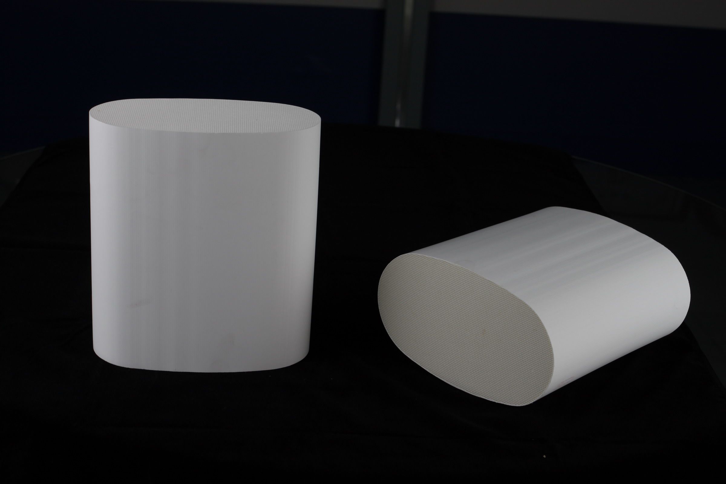 Oval Ceramic Monolith for Car