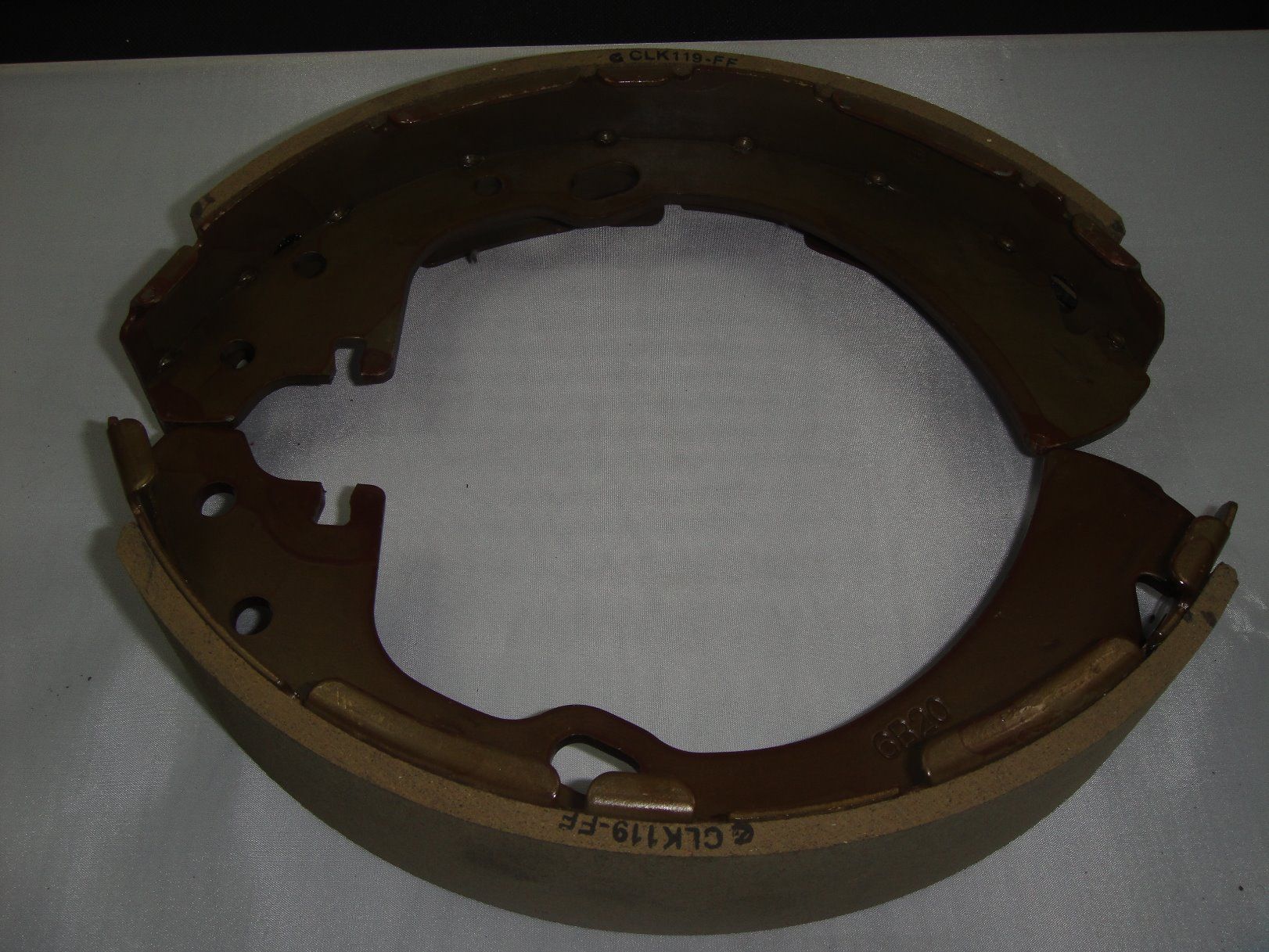 Car Auto Part Disc Brake Shoe for Nissan Sunny