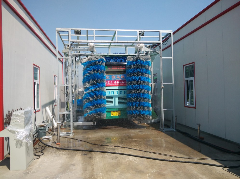 Automatic Drive Through Bus Washer