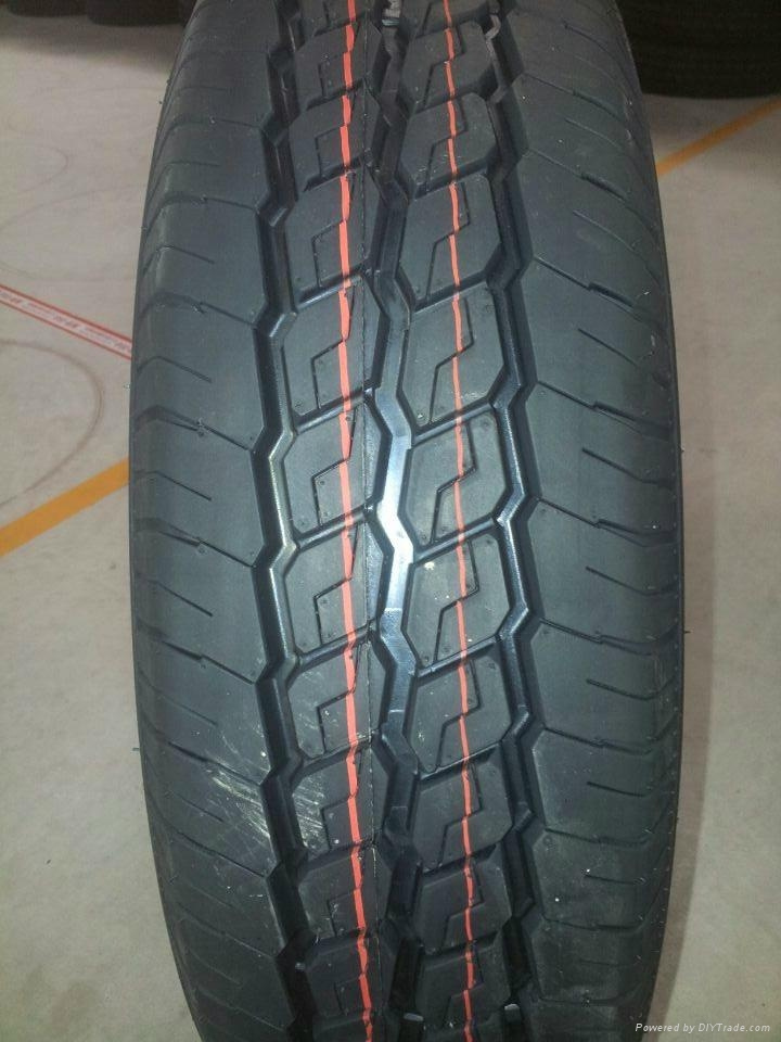 Semi Radial Car Tire PCR Tire (225/55r17 205/40R16 235/55r17) UHP Tires, Passenger Car Tire, PCR Tire, Radial Tire
