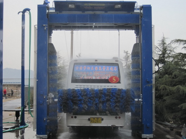 Automatic Truck and Bus Wash Machine