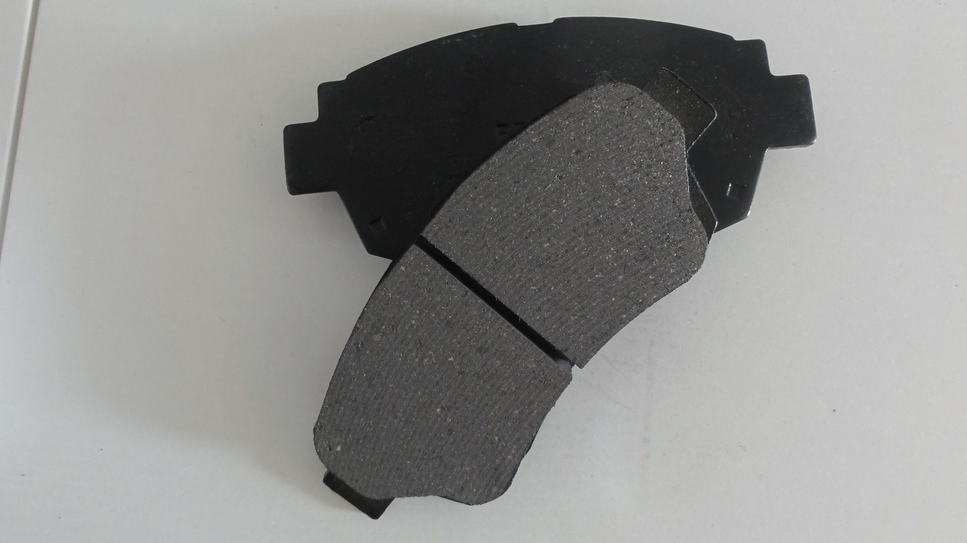 Semi-Metal Auto Parts Brake Pad Accessory for Corolla Ee90 D2118 /A394wk