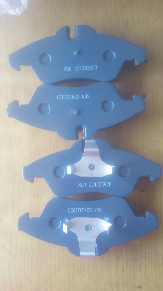 Auto Disc Brake Pad for Mercedes-Benz D 1177