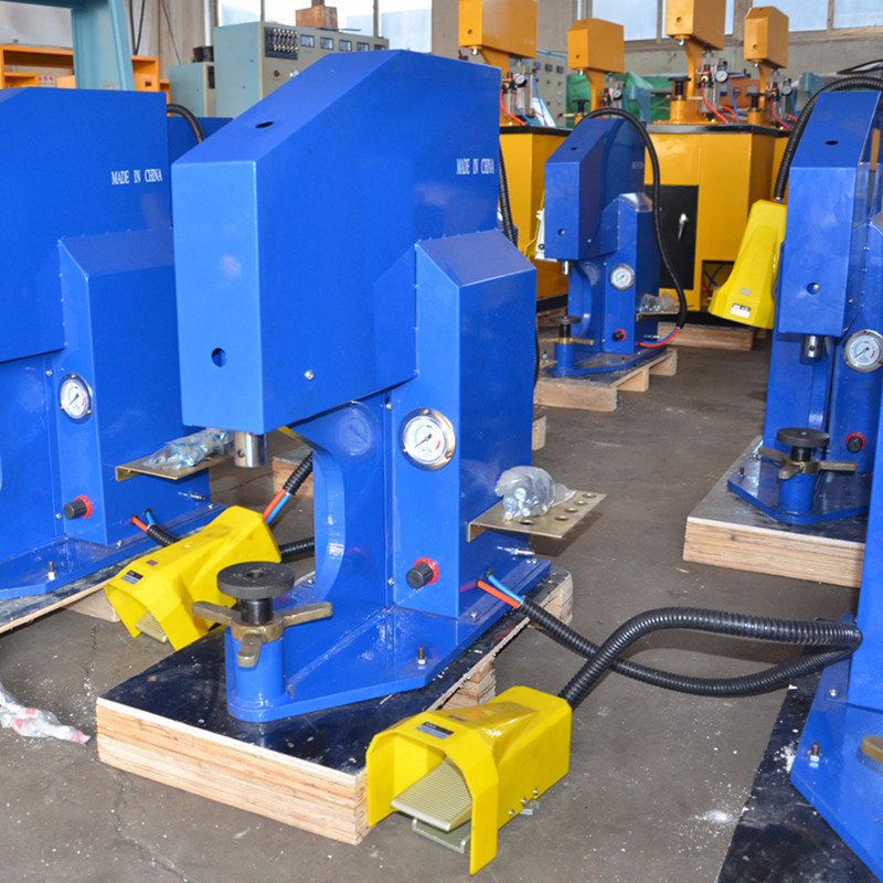 Pneuamtic Automobile Brake Lining Rivet Machine