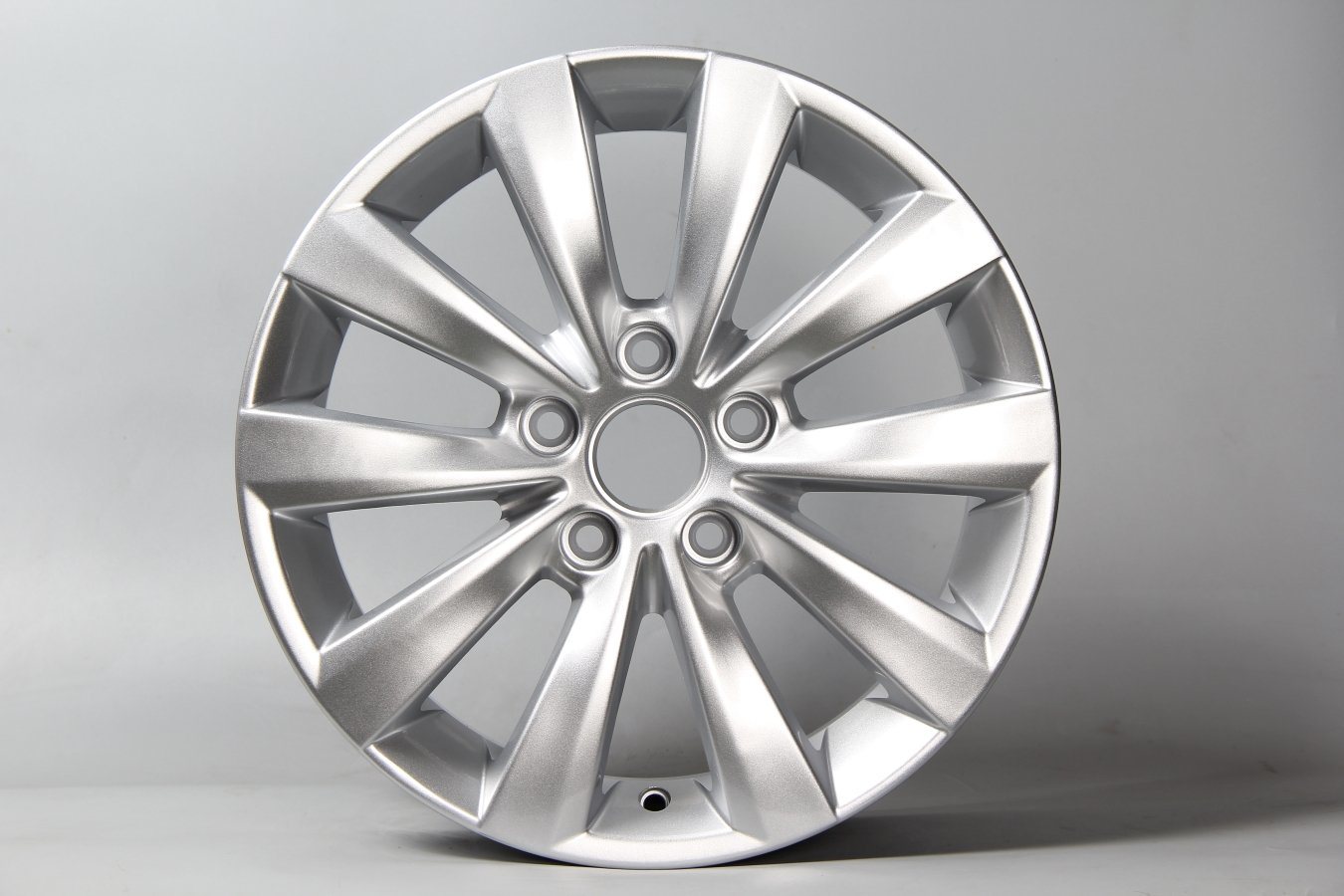 16X6.5 VW Jetta Alloy Replica Wheel Rim