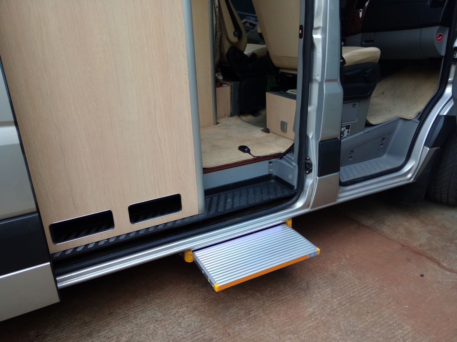 Electric Sliding Step Aluminium Ladder and Electric Van Step CE Certificate