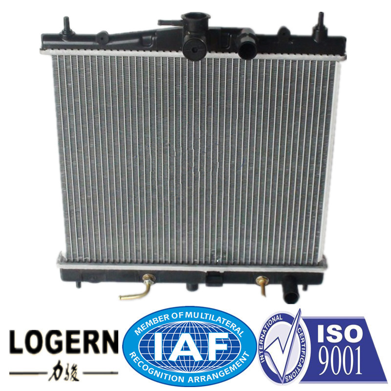 Ni-110 Auto Radiator for Nissan 02- Cube March / Micra at
