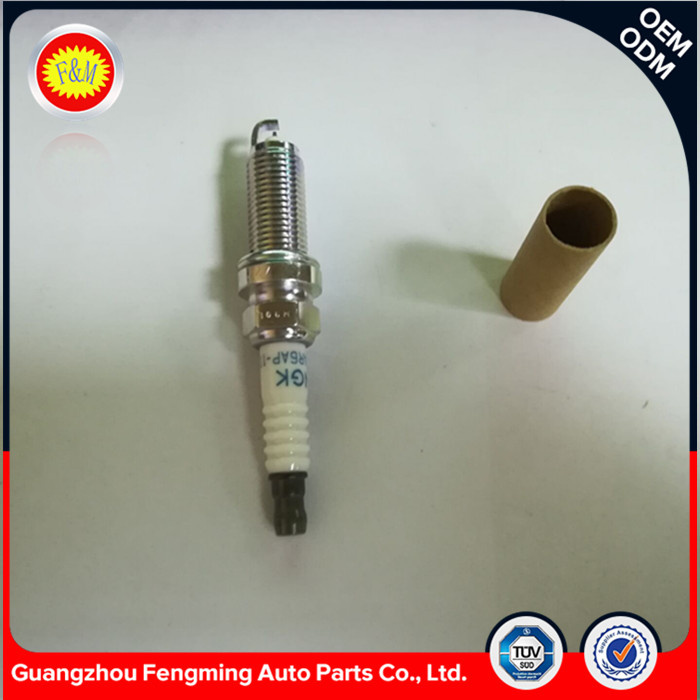 22401-ED815 Lzkar6ap11 6643 Auto Car Ngk Spark Plug for Nissan Parts