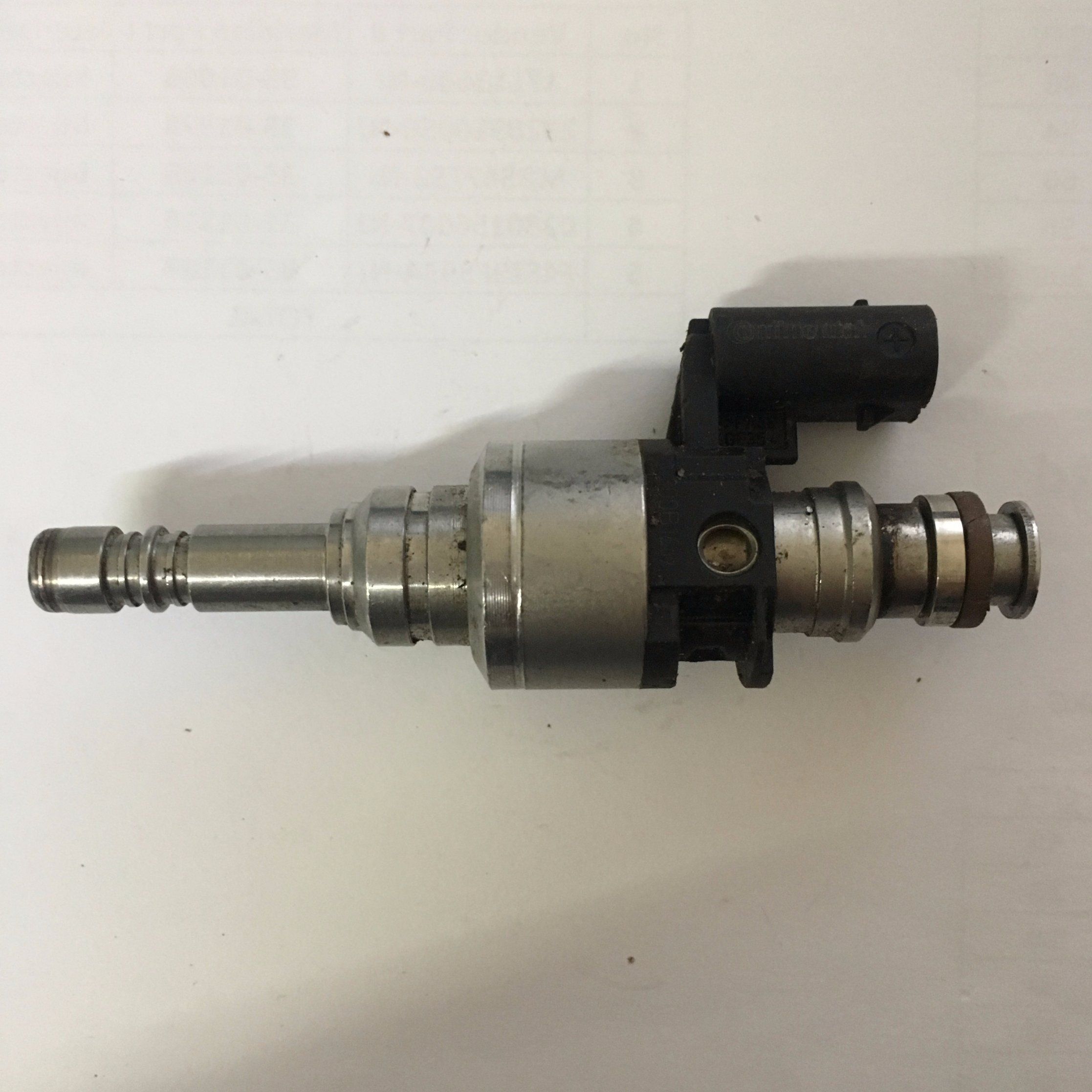 Director fuel injector for Buick 2016-2017 4 Cyl 1.6L UPLEVEL 2 DOOR CONVERTIBLE