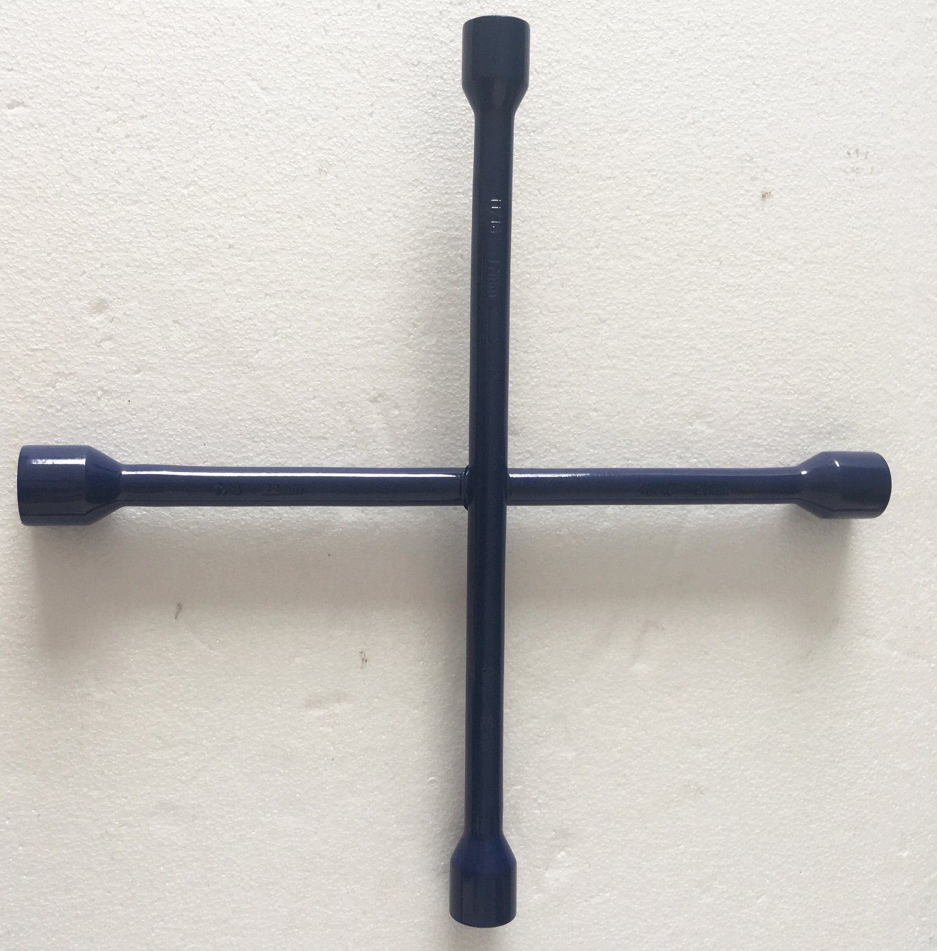 U-Nai 17 mm to 23 mm Inch Universal Anti-Slip Cross Lug Wrench (Wch014)